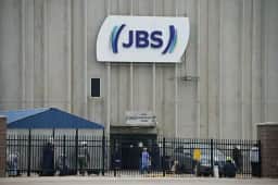 JBS projeta recuperação na oferta de gado nos EUA a partir de 2027 com reabertura da fronteira
