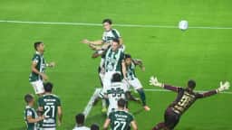 Chapecoense vence Coritiba por 2 a 0 e se destaca no Campeonato Brasileiro