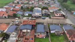Chuva intensa causa um morto e danos em pelo menos 10 cidades de Santa Catarina
