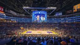 Venda dos Los Angeles Lakers por R 65 bilhões estabelece novo recorde no mercado esportivo