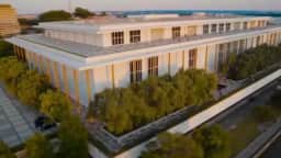 Trump ameaça demolir Kennedy Center se reformas não forem aprovadas, alertam advogados