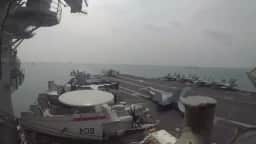 EUA divulgam imagens do porta-aviões USS George Washington navegando pelo Estreito de Malaca