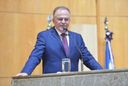 Casagrande amplia vantagem com pesquisa antesdo Senado 2026