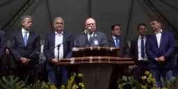 Lira se encontra com Flávio Bolsonaro em culto em Maceió após ausência em carreata de campanha