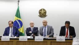 Moraes propõe varas criminais regionais para julgar casos de facções criminosas em reunião