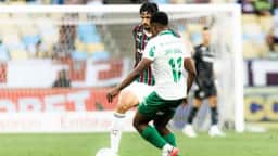 Jhon Arias é chamado de “Judas” pela torcida do Fluminense em reencontro após saída para o Palmeiras