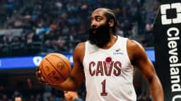 Justiça do Texas arquiva acusação de porte ilegal de arma contra James Harden após programa
