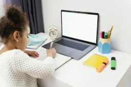IA na educação: tecnologia melhora aprendizado ou apenas entrega respostas prontas?