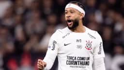 Memphis desembarca em Guarulhos para renovar contrato com o Corinthians até 2028