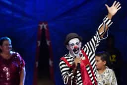 Circo do Recife celebra história e artistas locais até terça-feira