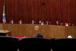 Julgamento no TSE suspende repasse de R 2,3 bilhões do Fundo Eleitoral até decisão final