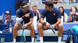 Roger Federer faz retorno aguardado em evento de exibição no US Open nesta terça-feira