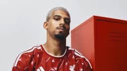 Liverpool contrata Ronald Araújo por empréstimo do Barcelona para reforçar defesa em 2026