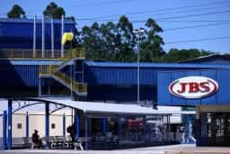 Ações da Pilgrim’s Pride sobem 13,7% após JBS anunciar nova proposta de aquisição