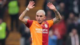 Lucas Torreira pede para deixar o Galatasaray após ser ameaçado por stalker da namorada em Istambul
