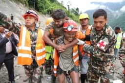 Socorristas explicam como dois homens sobreviveram nove dias em túnel no Nepal