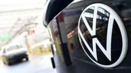 Volkswagen vê produção de defesa como futuro de fábrica alemã após acordo preliminar