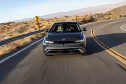 Vai viajar de carro elétrico no feriado? Veja 5 dicas para evitar imprevistos