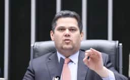 Alcolumbre diz que Senado receber 109 pedidos de impeachment contra ministros do STF não é normal