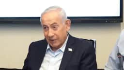 Homens são vistos saindo de bueiro perto de hotel de Netanyahu em NY