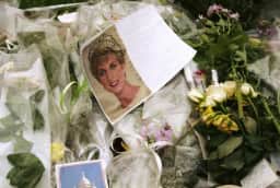 Irmão de Diana revela que Charles III disse que ela seria “esquecida em breve