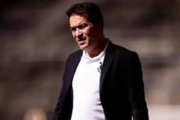 Corinthians entra na reta final para definir contratos e avalia custos do elenco