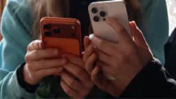 Celular pode ouvir conversas? Veja como bloquear o microfone no Android e iPhone