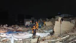 Prédio em construção desaba sobre casa e mata uma mulher na zona leste de SP