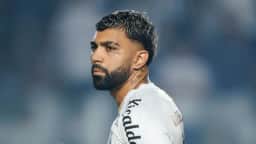 Gabigol se irrita com repórter após provocação em eliminação do Santos na Sul-Americana