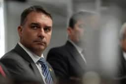 Nunes Marques vê “aparente ilicitude” em fala de Flávio Bolsonaro sobre urnas