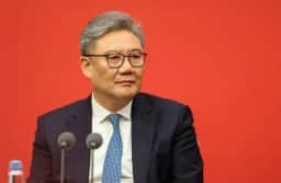 Ministro da China defende abertura recíproca do mercado automotivo com UE