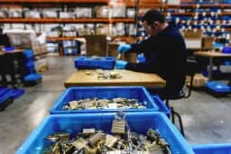 Pedidos de bens de capital nos EUA sobem 1,6% em agosto, acima do esperado