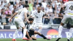 Virada no fim’: Atlético-MG supera Santos por 2 a 1 e assume liderança do Brasileirão
