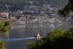 Naufrágios perto de Lesbos e Samos deixam 12 mortos e sobreviventes são resgatados