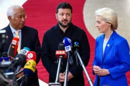 Zelensky ganha reforço europeu enquanto Trump e Musk pressionam por acordo