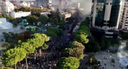 Albânia prende 167 pessoas em novos protestos em Tirana, e polícia suspende sete agentes