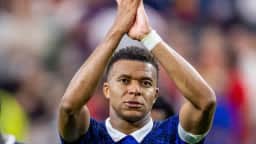 Mbappé perde patrocínio da Eastroc, Mengniu e Milkground na China após vídeo sobre meme com Mao