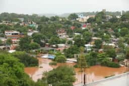 Rio Paraná sobe 4,89 metros em um dia e acende alerta em Itaipu