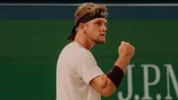 Davidovich Fokina vence Jódar por 1/6, 7/6 e 6/4 e leva o título em Xangai