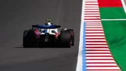 Hamilton reclamou do carro na sexta e, 24 horas depois, lidera o treino livre da Ferrari em Austin