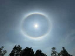 Montanhista Giba Morais filma halo solar raro sobre cachoeira em caverna de Iporanga (SP)