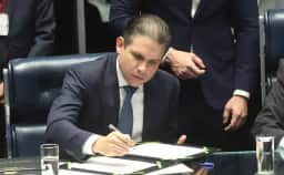 Hugo Motta diz que debate sobre o fim da escala 6×1 considerou impacto nas empresas
