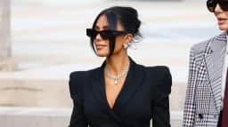 Kim Kardashian voa 12 horas de Honolulu a Singapura para ver Lewis Hamilton