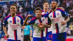 Lyon vence o Crystal Palace por 3 a 2 e chega a seis pontos em dois jogos