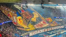 Barcelona denuncia mosaico do PSG à Uefa; infração pode render multa de € 10 mil