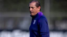 Corinthians coloca Ramón Díaz como plano A para substituir Diniz