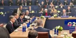Mauro Vieira e Marco Rubio se cumprimentam no G20, em Atlanta, e marcam bilateral para dezembro