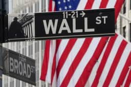 Wall street fecha em alta com tech e alívio nos juros dos Treasuries
