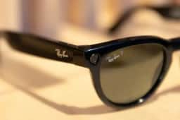 Essilor Luxottica sobe mais de 14% mesmo com desaceleração dos Ray-Ban inteligentes