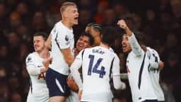 Tottenham chega aos 9 pontos com 2 a 0 no Chelsea e sai da lanterna da Premier League
